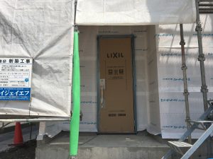 玄関取り付け　(近江八幡市　N様邸　新築工事)