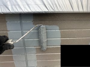 外壁上塗り2回目/付帯部塗装　近江八幡市・外壁塗装